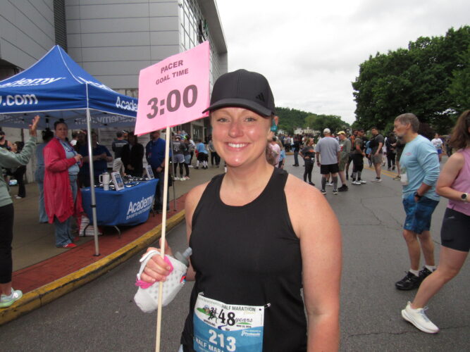 Pacers Help Runners Stay On Track